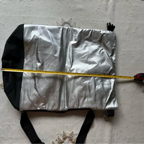 Paco Rabanne Invictus Dry Bag - Picture 9 of 9